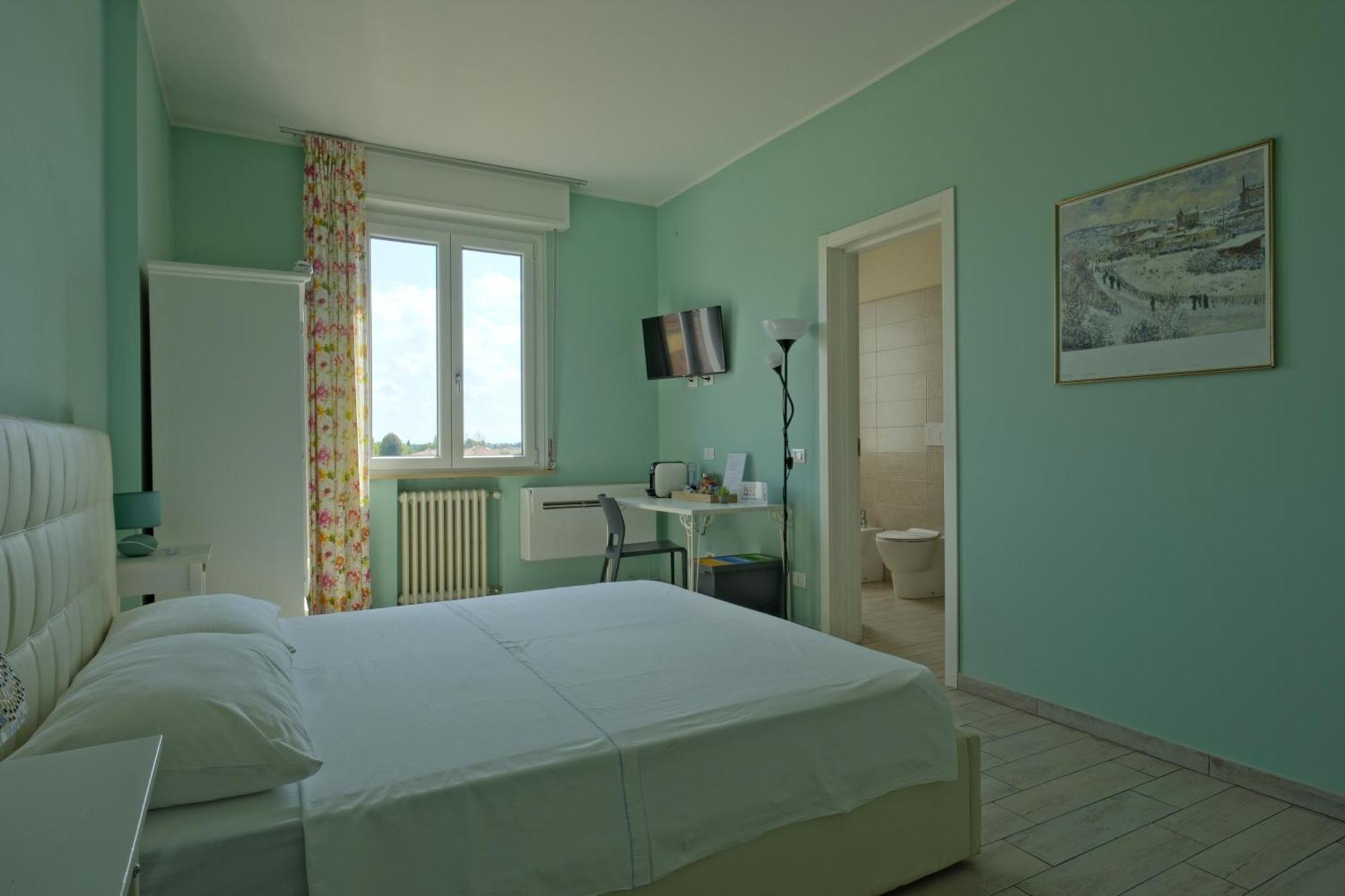 Alla Scaletta - Stanze Con Bagno Privato E Wifi A Pochi Passi Dal Duomo Mirandola Extérieur photo